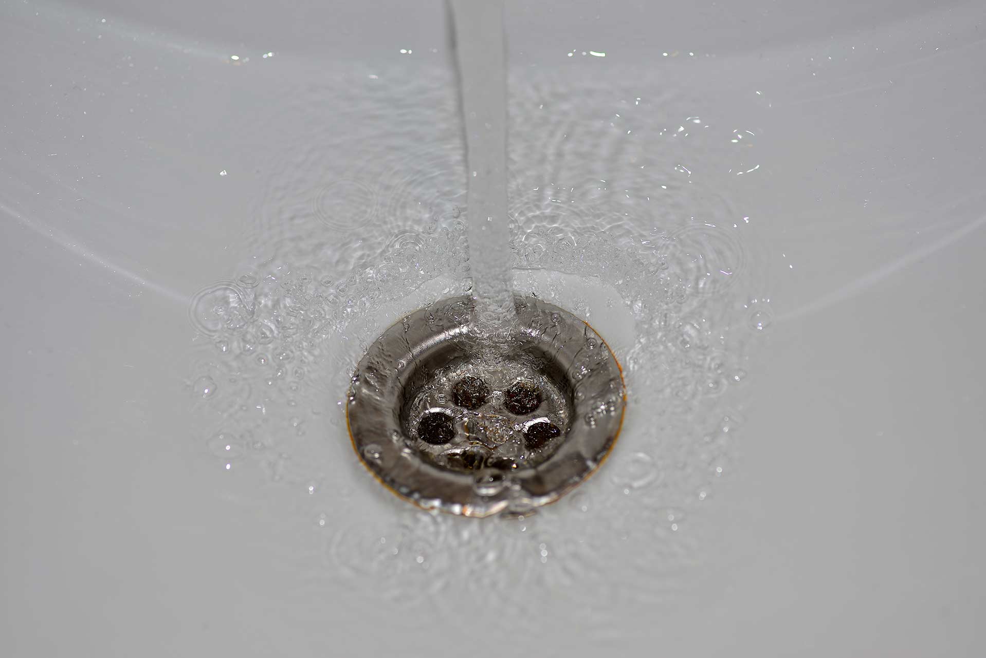 A2B Drains provides services to unblock blocked sinks and drains for properties in Arnold.